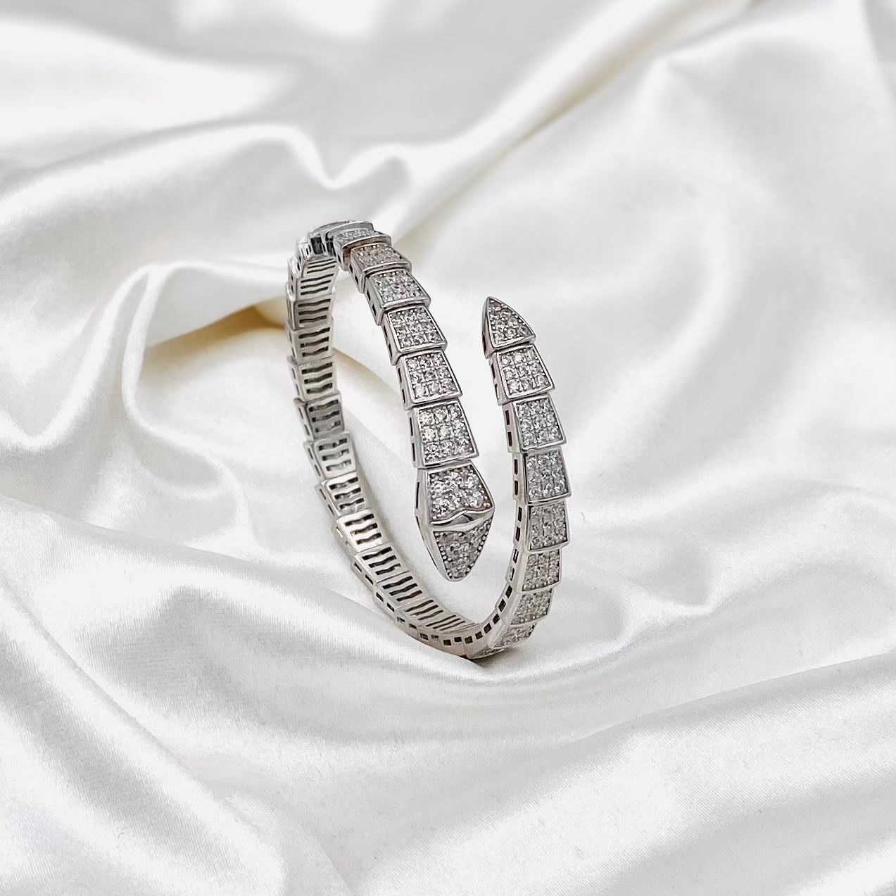 Cartier Icedout Snake Womens Bracelet LKB03