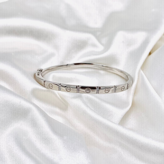 Cartier Minimalistic Womens Silver Bracelet LKB08