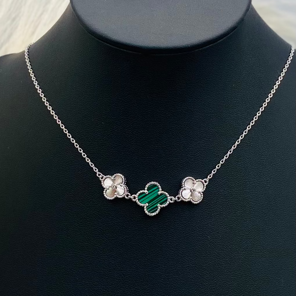 Van Cleef Triplet Green Womens Necklace WNV06