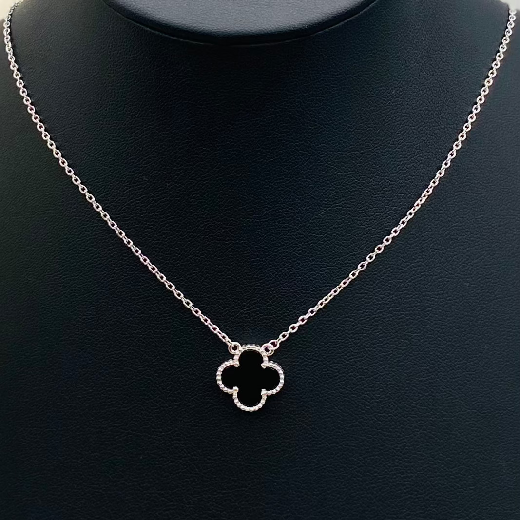 Van Cleef Single Black Womens Necklace WNV03