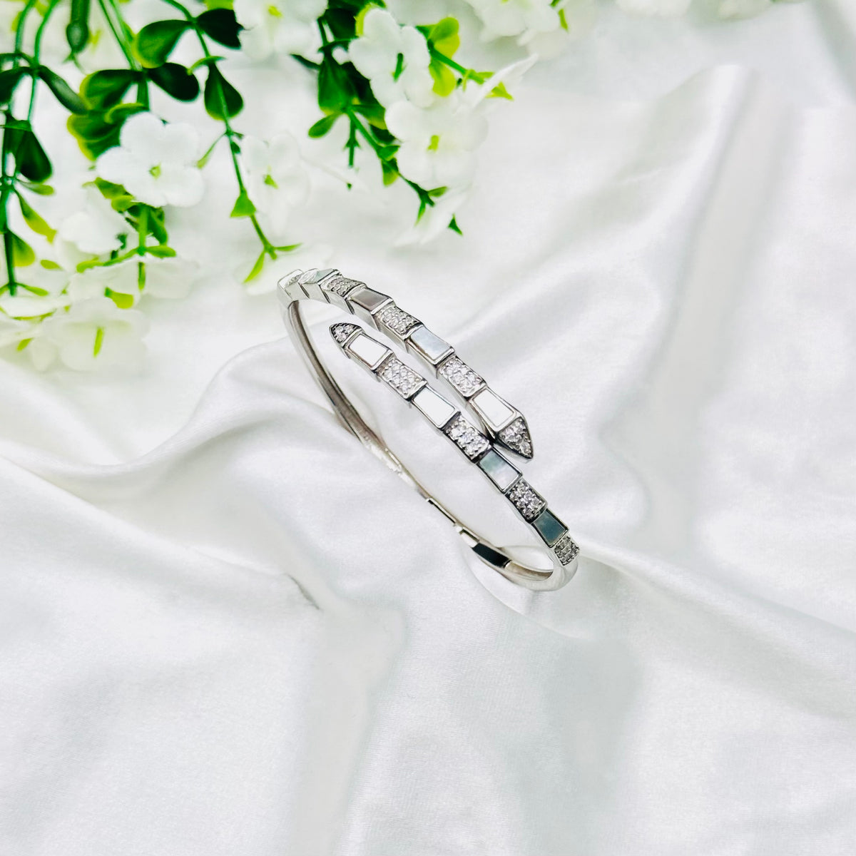 Women’s Nail bracelet In Silver LKB18