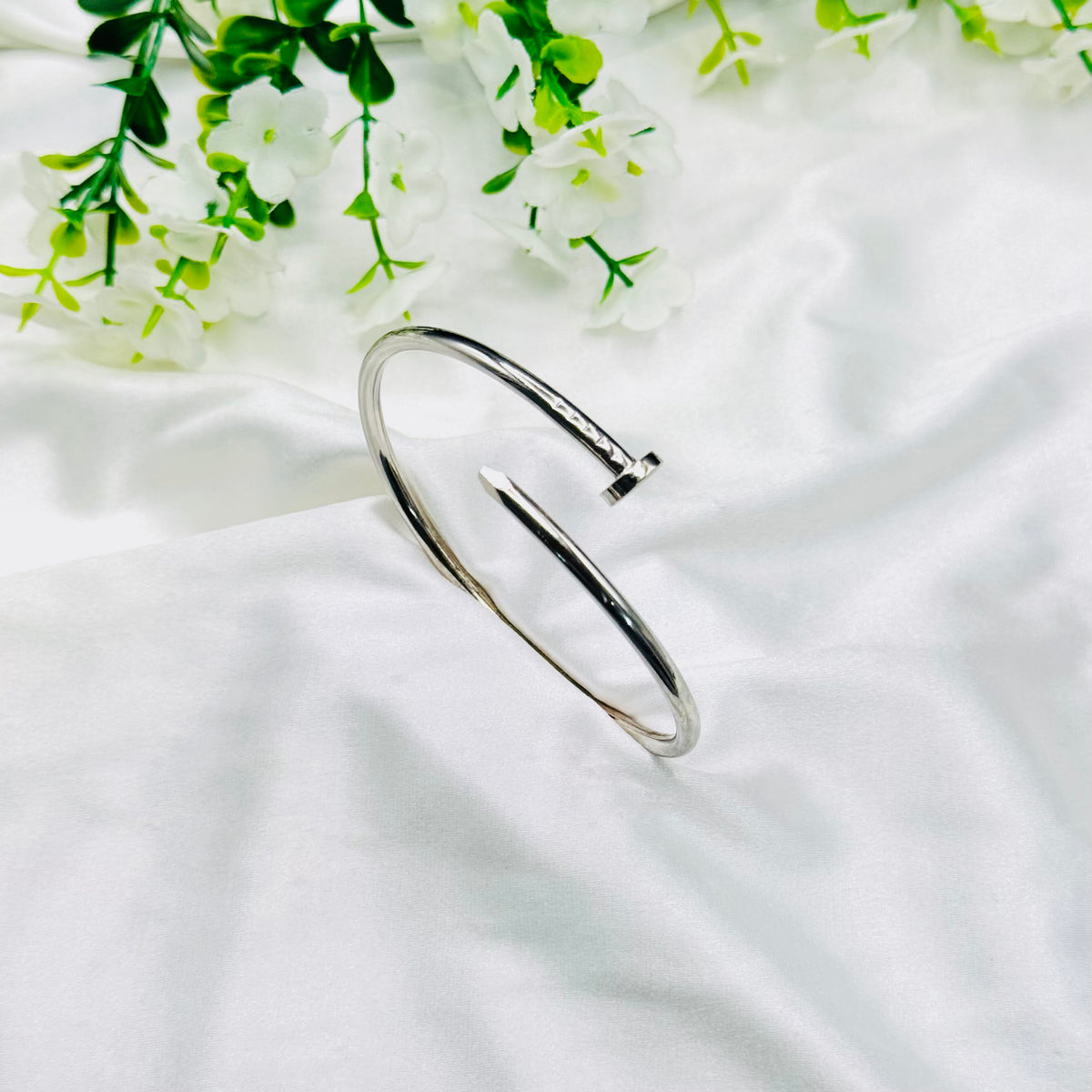 Damen-Nagelarmreif im Cartier-Stil, silbernes Armband LKB09