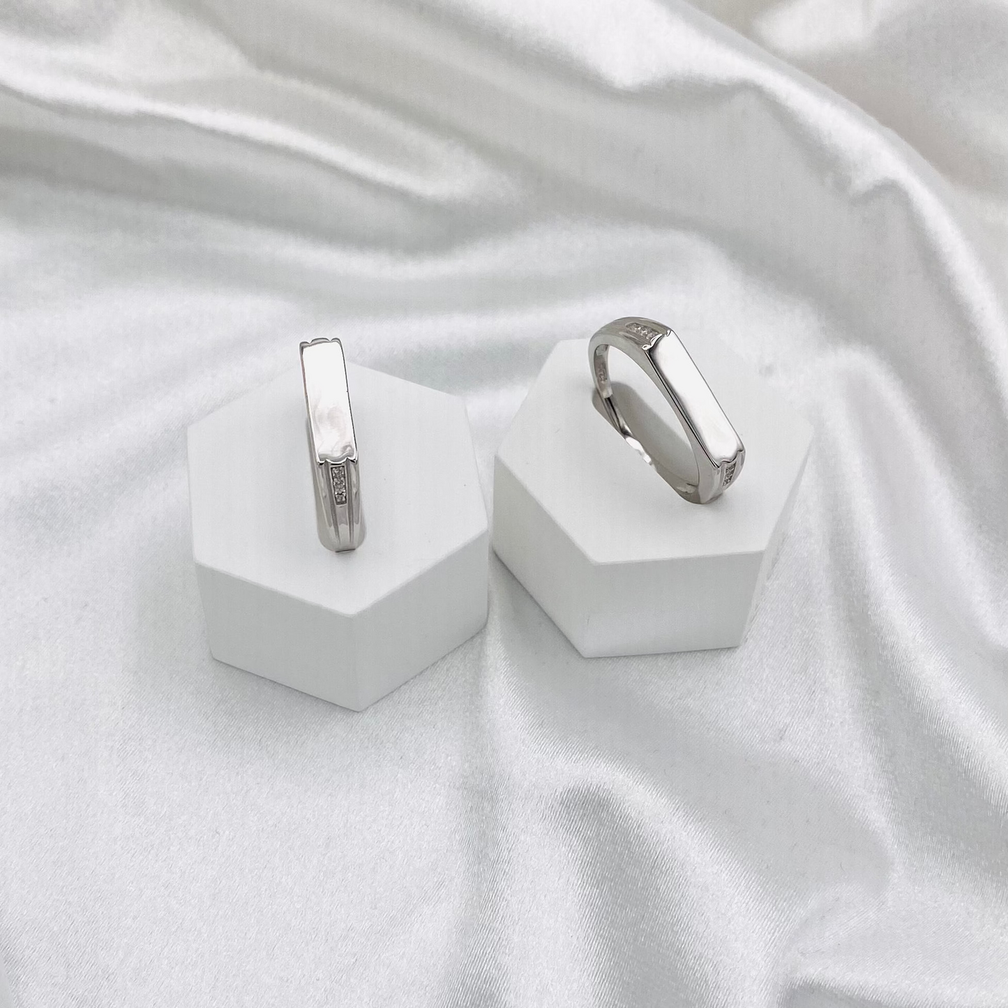Unisex Sleek Silver Ring URS07