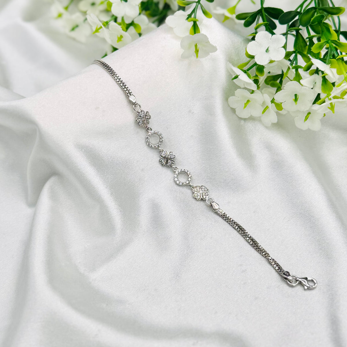 Damen Armband mit Stern und Diamantbesatz aus 925er Sterlingsilber WBI37