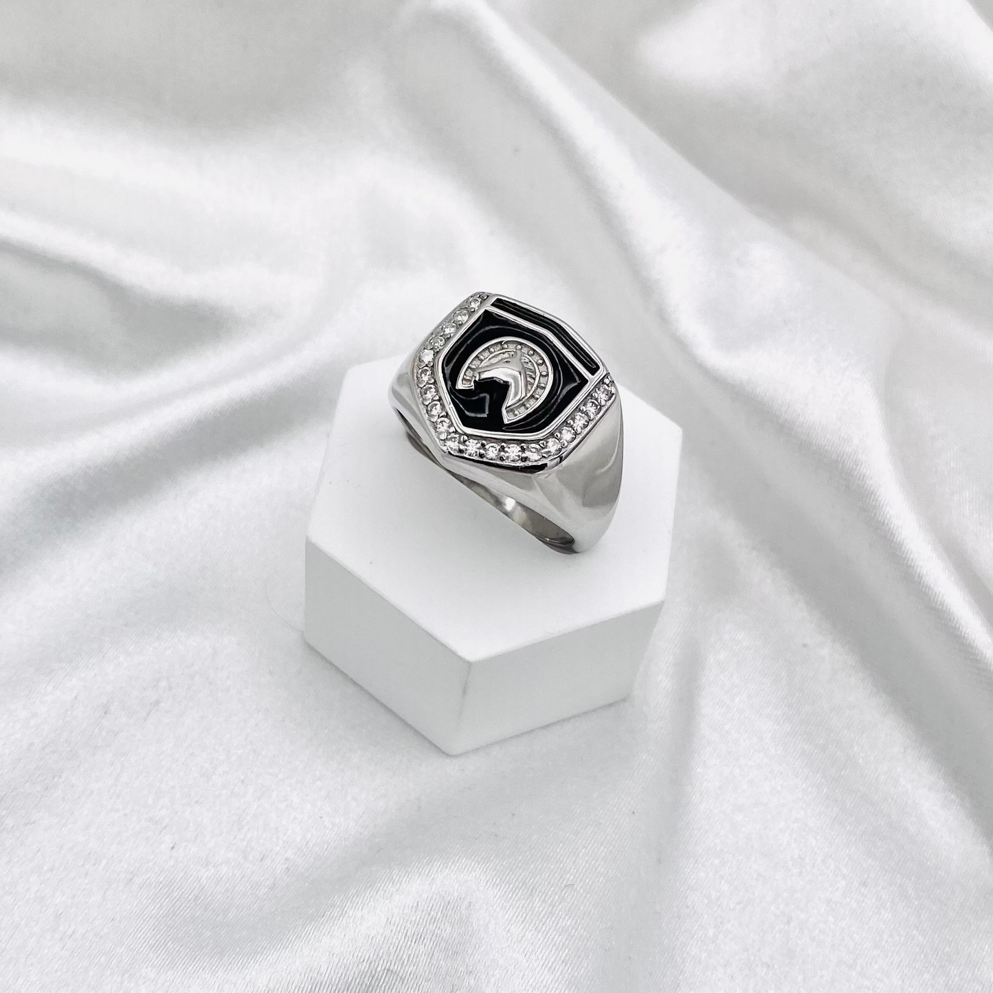 Mens Horse-shoe Black Enamel Ring MRB17