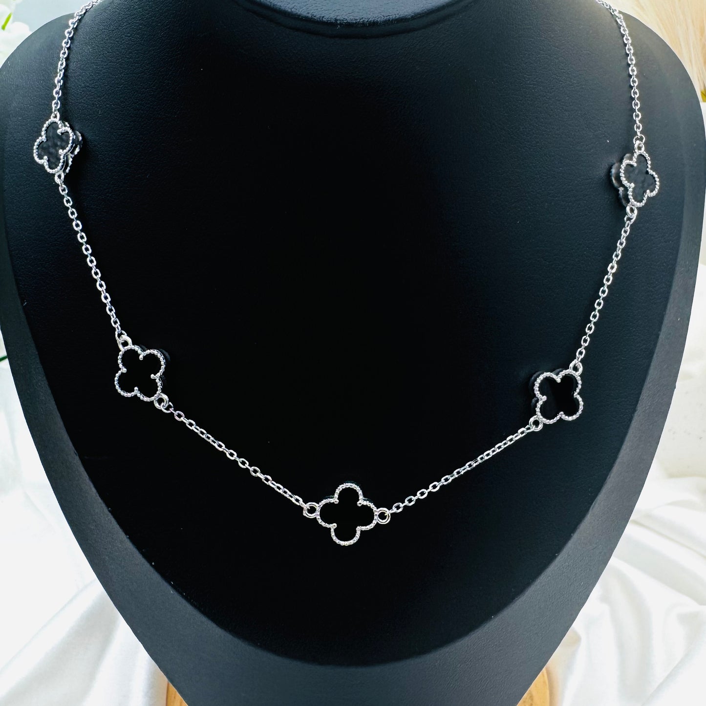 Van Cleef Black 5 Clover Women Necklace WNV14