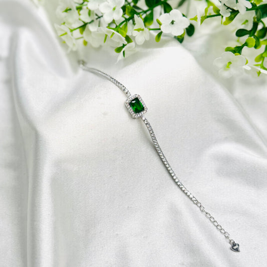 Women Tennis Bracelet With Green Single Solitaire In 925 Sterling Silver WBT47