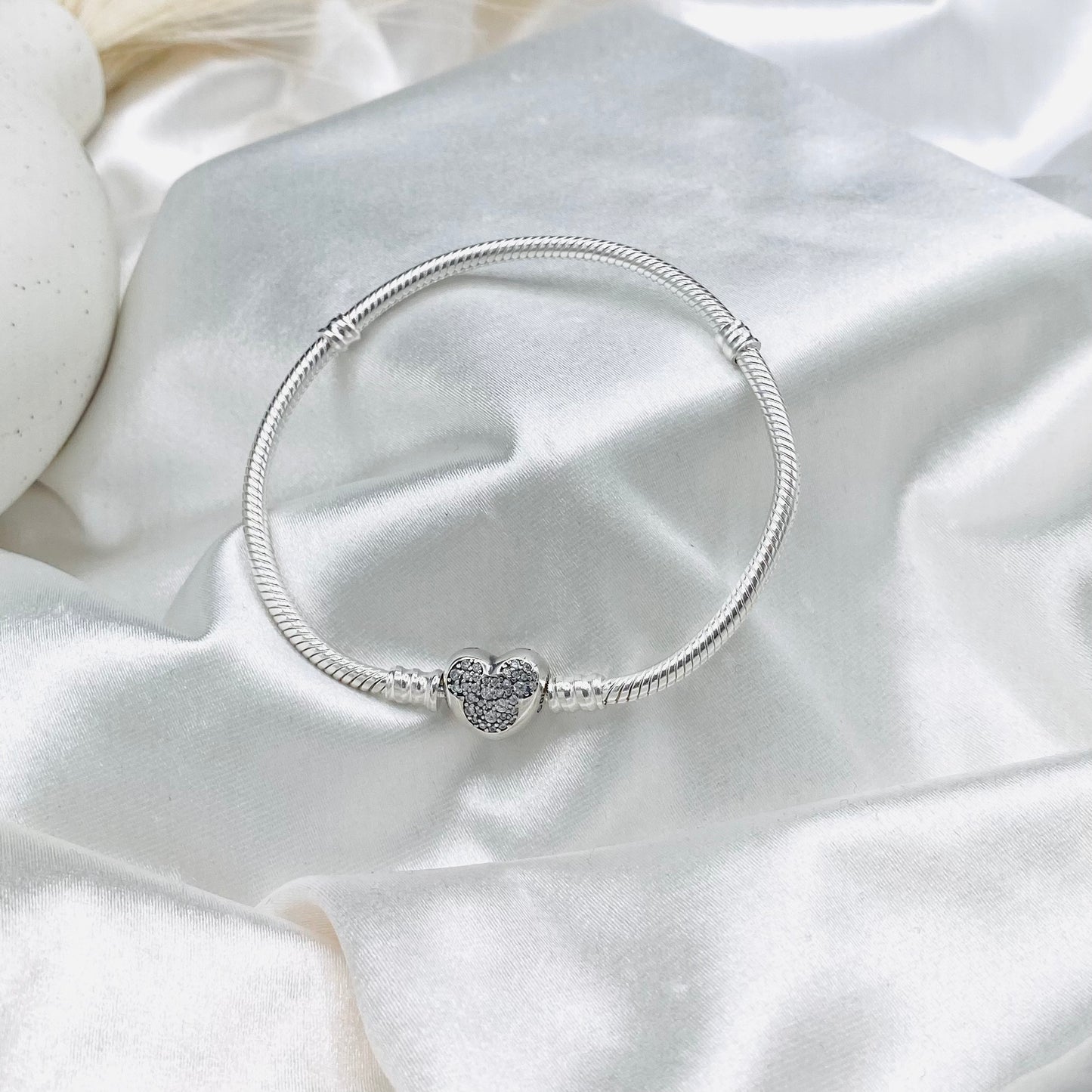 Pandora Disney Mickey Mouse Heart Clasp Snake Chain 925 Sterling Silver Bracelet PDB07
