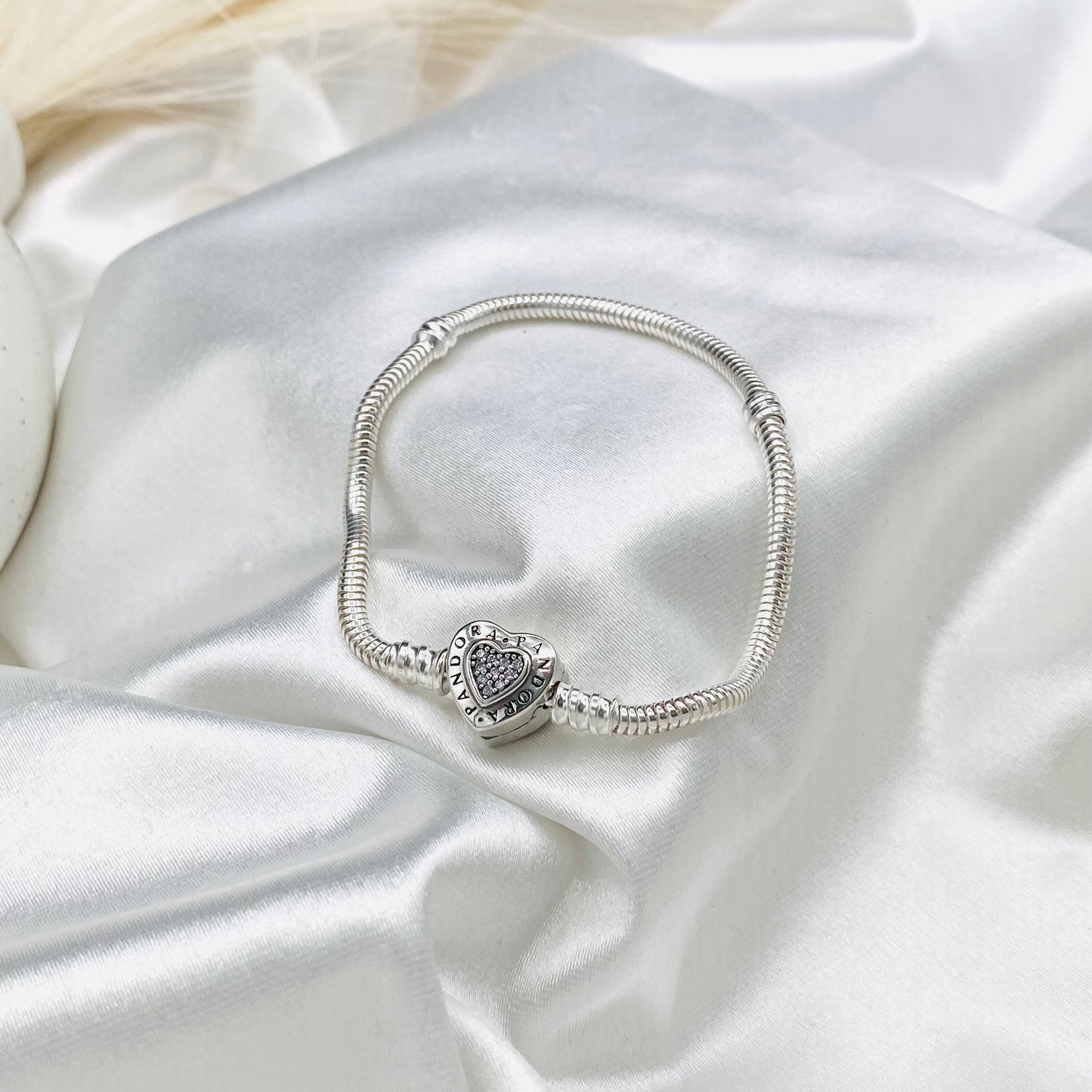 Pandora Moments Heart Snake Chain 925 Sterling Silver Bracelet PDB06