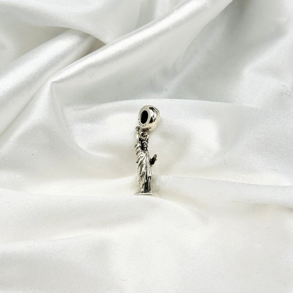 Pandora New York Statue Of Liberty Dangle 925 Sterling Silver Charm PDC132