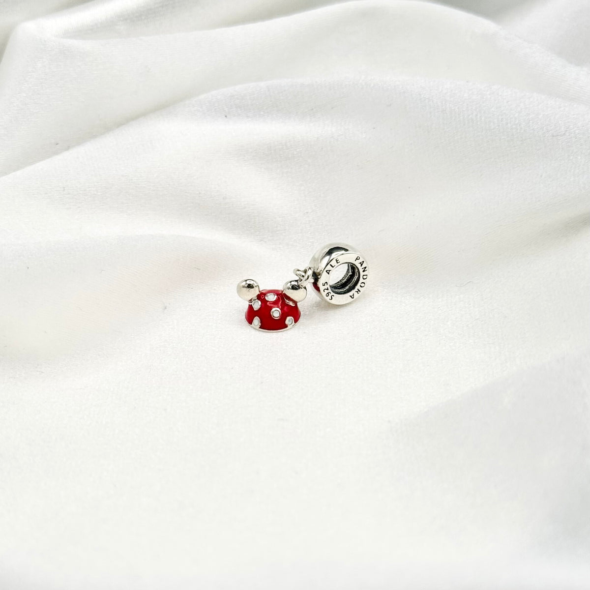 Pandora Disney Parks Minnie Mouse Ear Hat Dangle Charm in Sterling Silver PDC162
