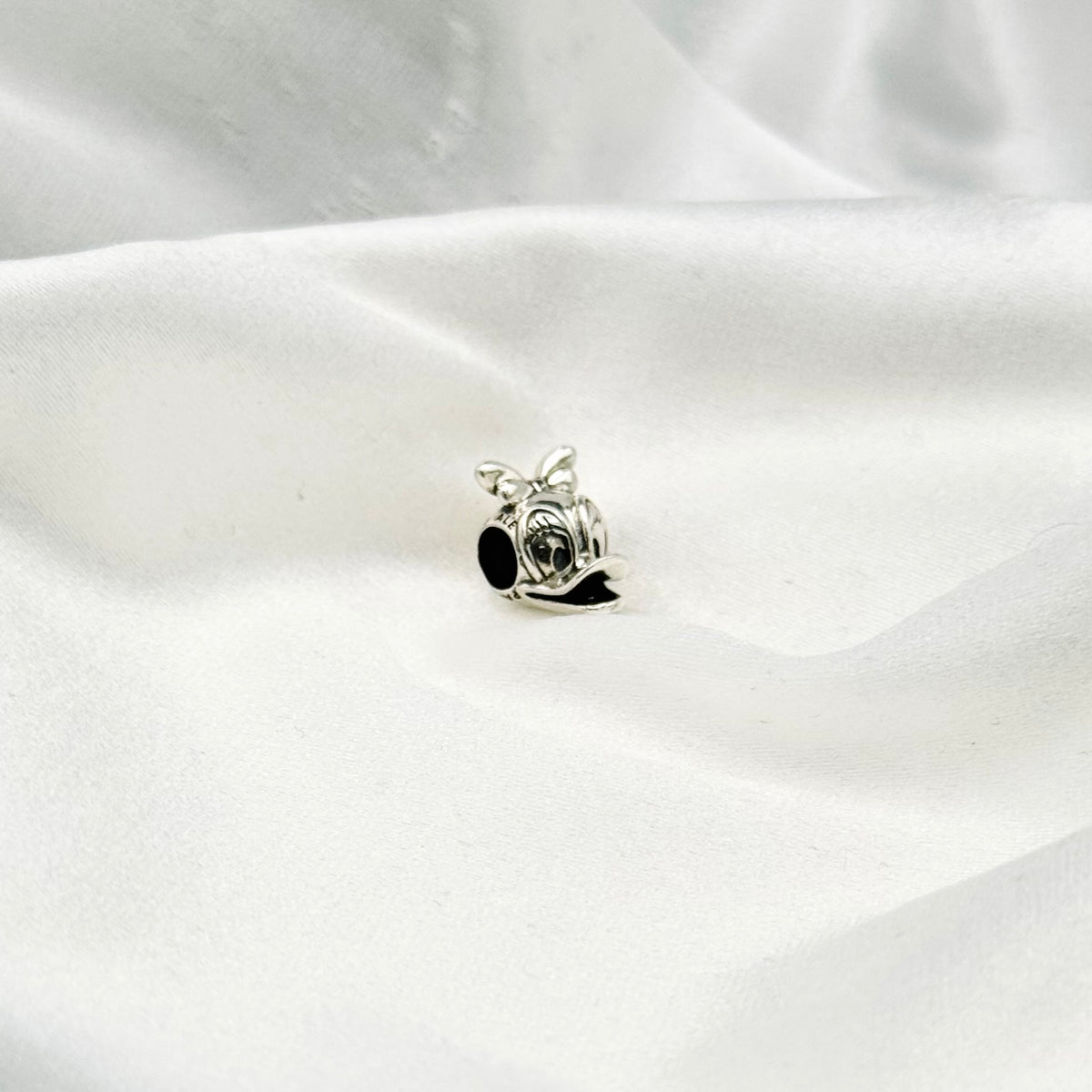 Pandora Disney Daisy Duck Portrait Charm in Sterling Silver PDC194