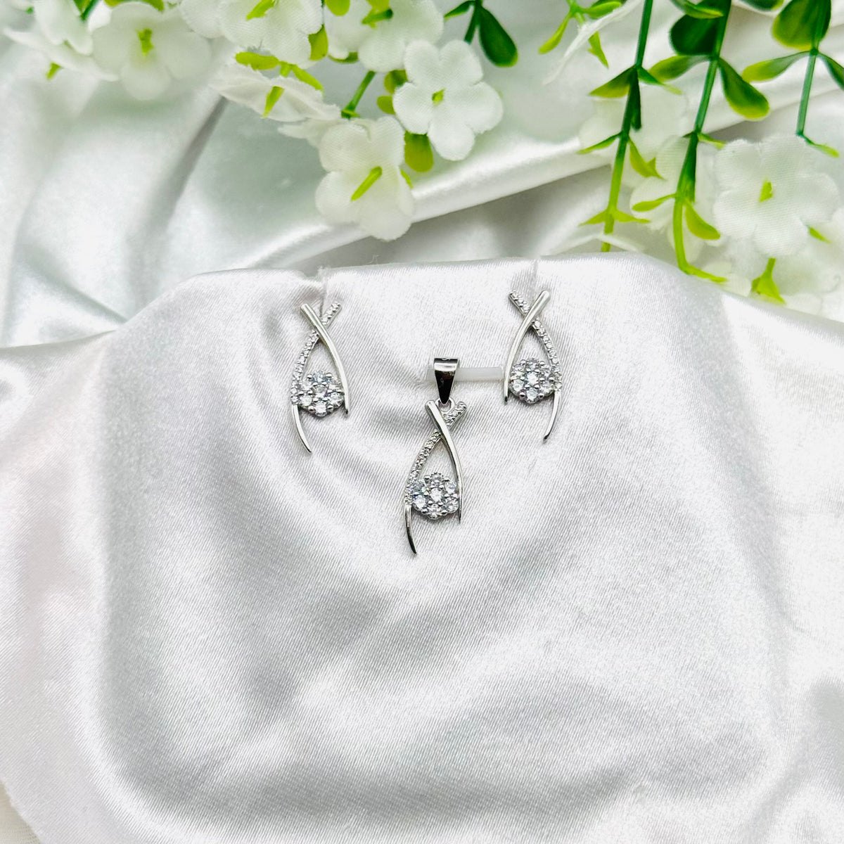 Women's 925 Silver Pendent with Earring set SPI18