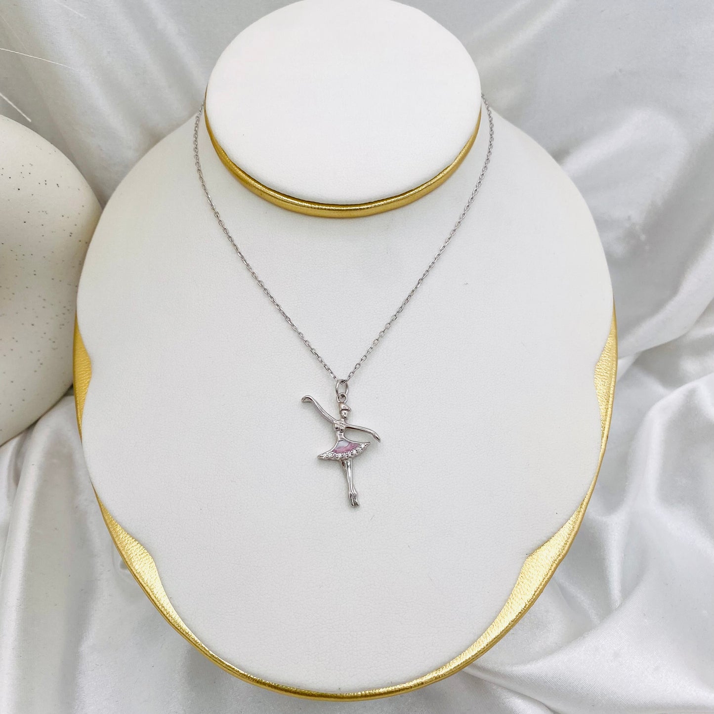 Women Sterling Silver Dancing Queen Necklace WNI50