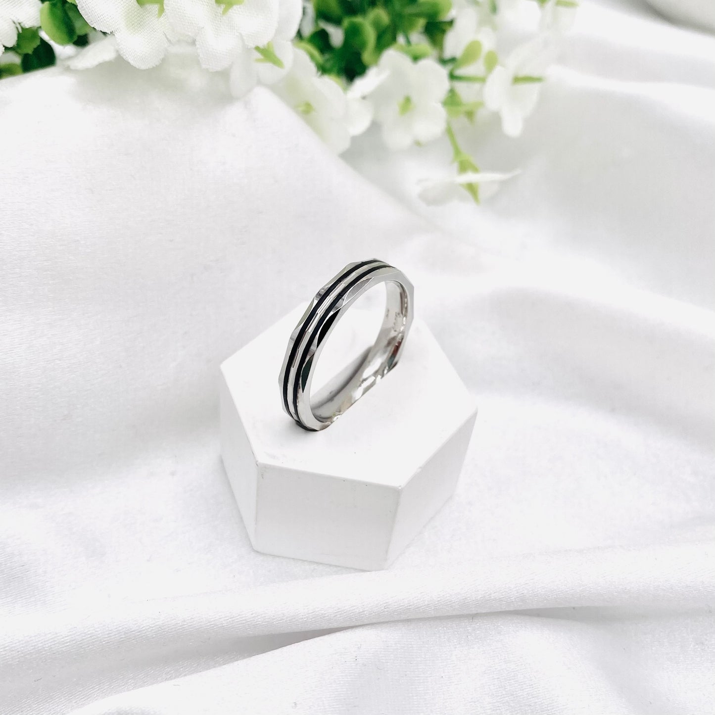 Unisex Black Enamel Bands In Sterling Silver URS31