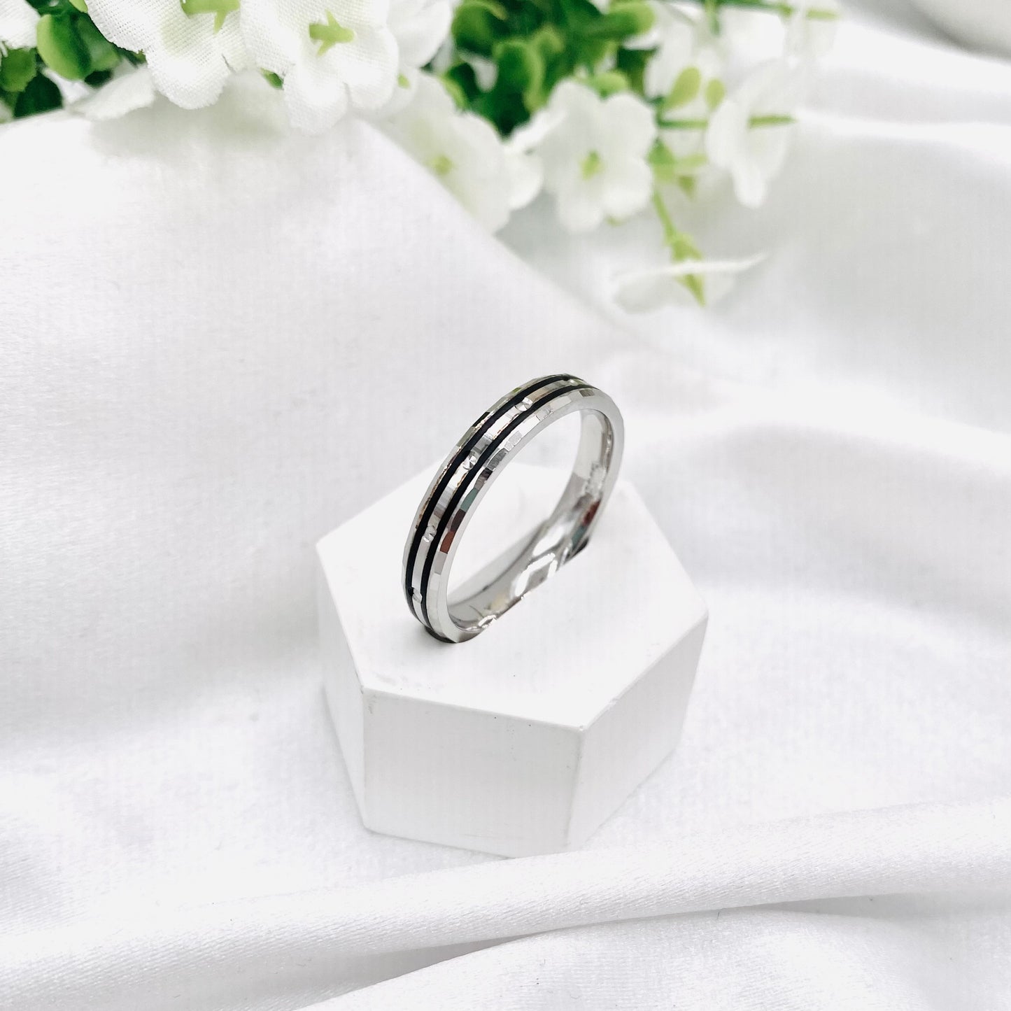 Unisex Black Enamel Bands In Sterling Silver URS27