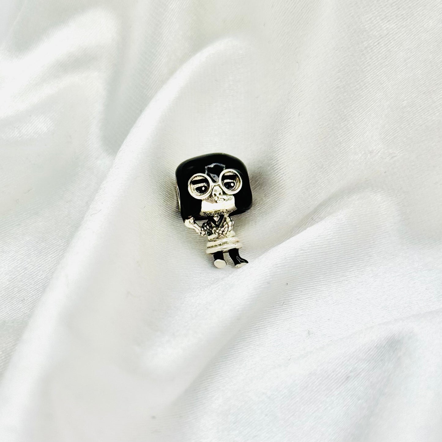 Disney Pixar Edna with black enamel Pandora 925 Sterling Silver Charm PDC104