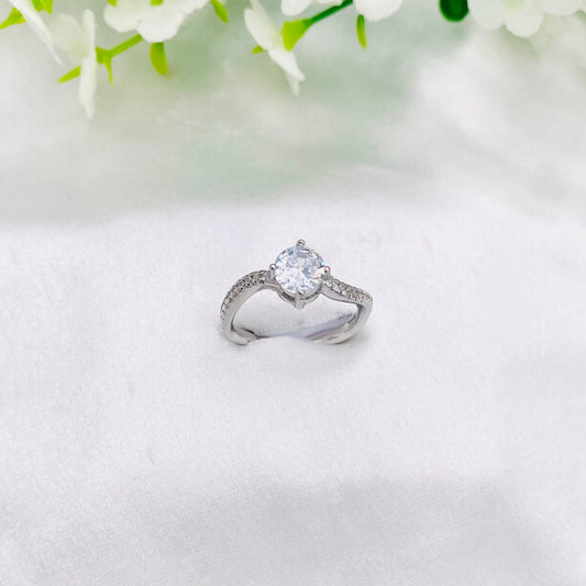 Women Round solitaire Silver Ring WRI19