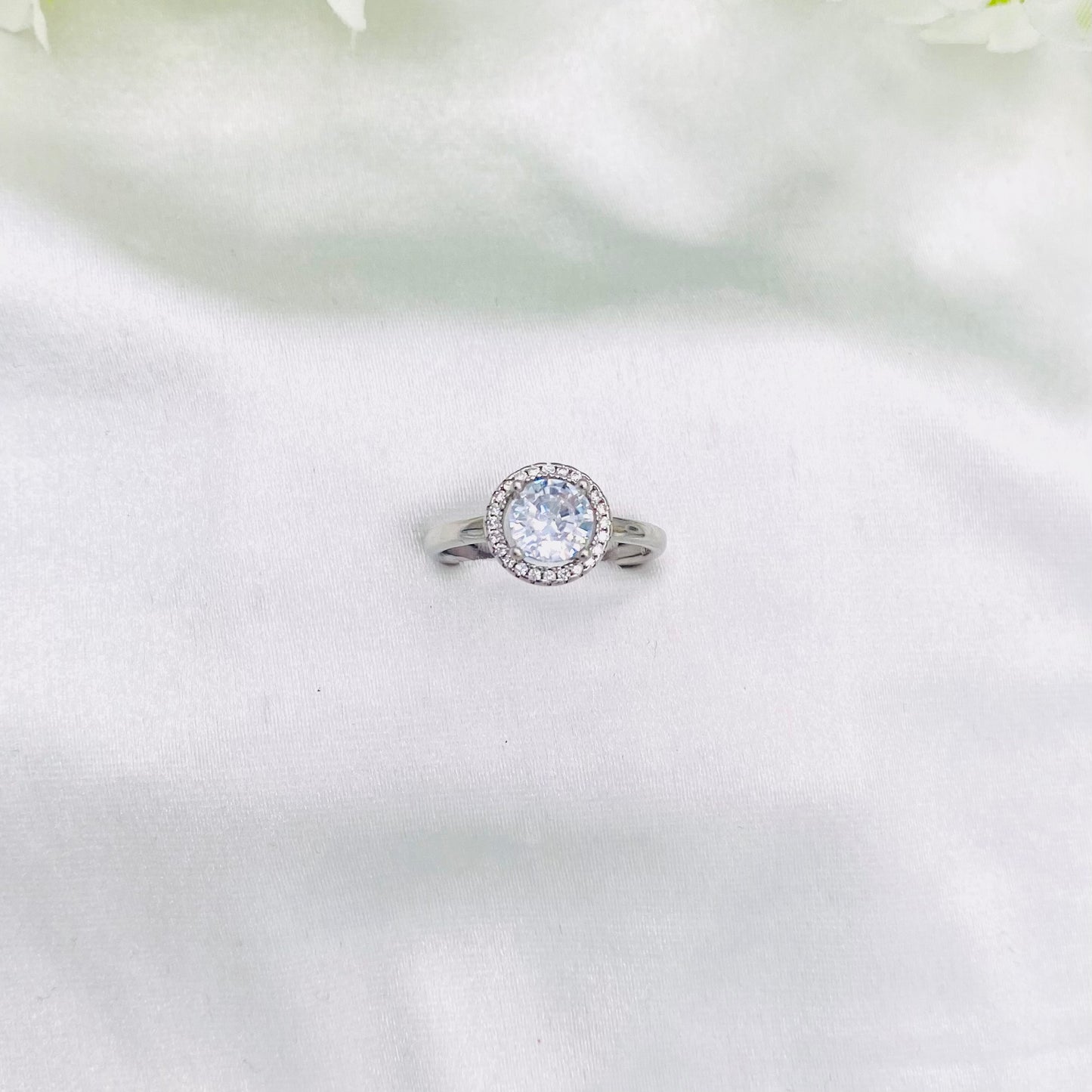 Women Round Solitaire Silver Ring WRI25