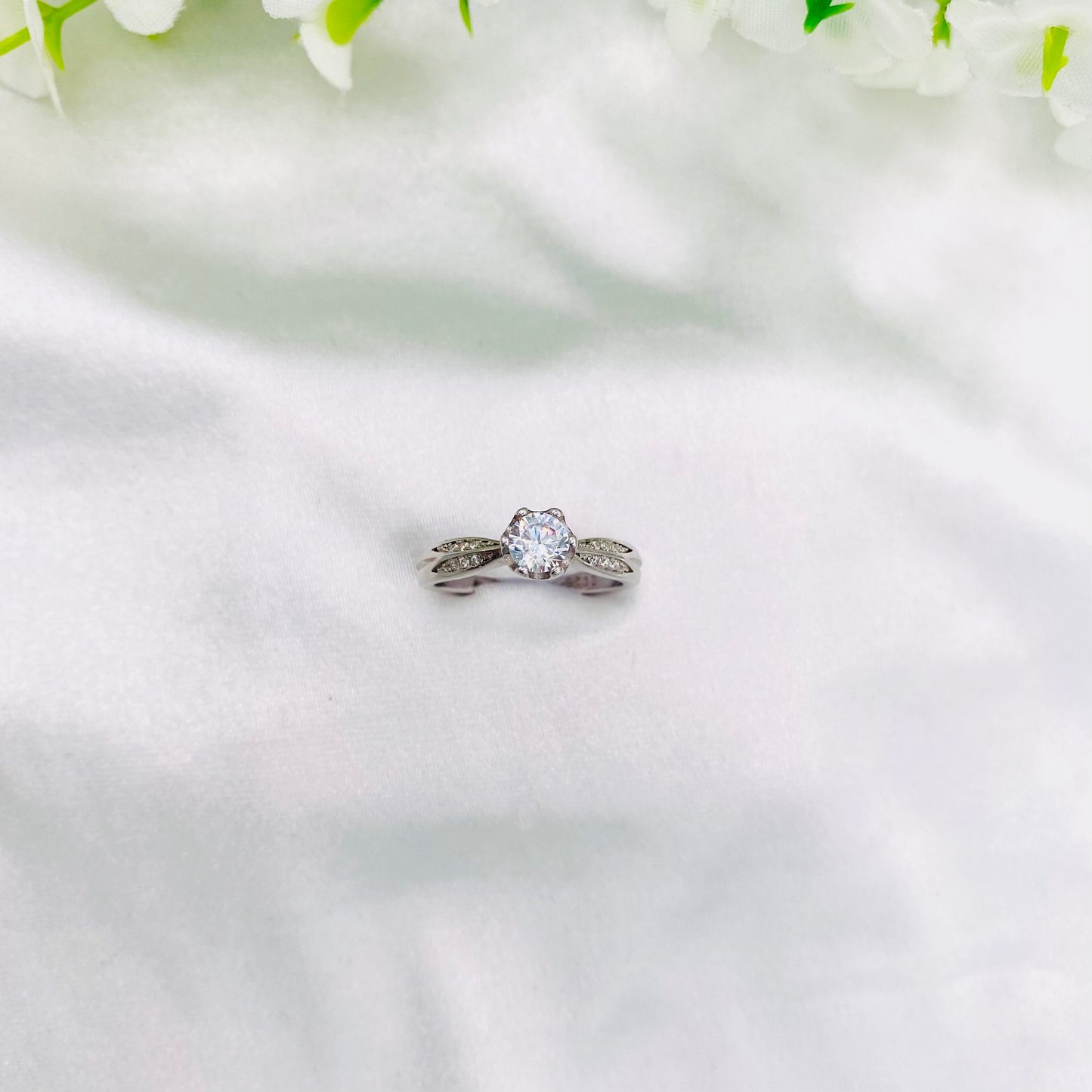 Women Round Solitaire Silver Ring WRI26