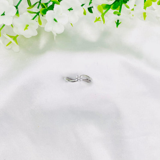 Women Sleek silver Ring WRI61