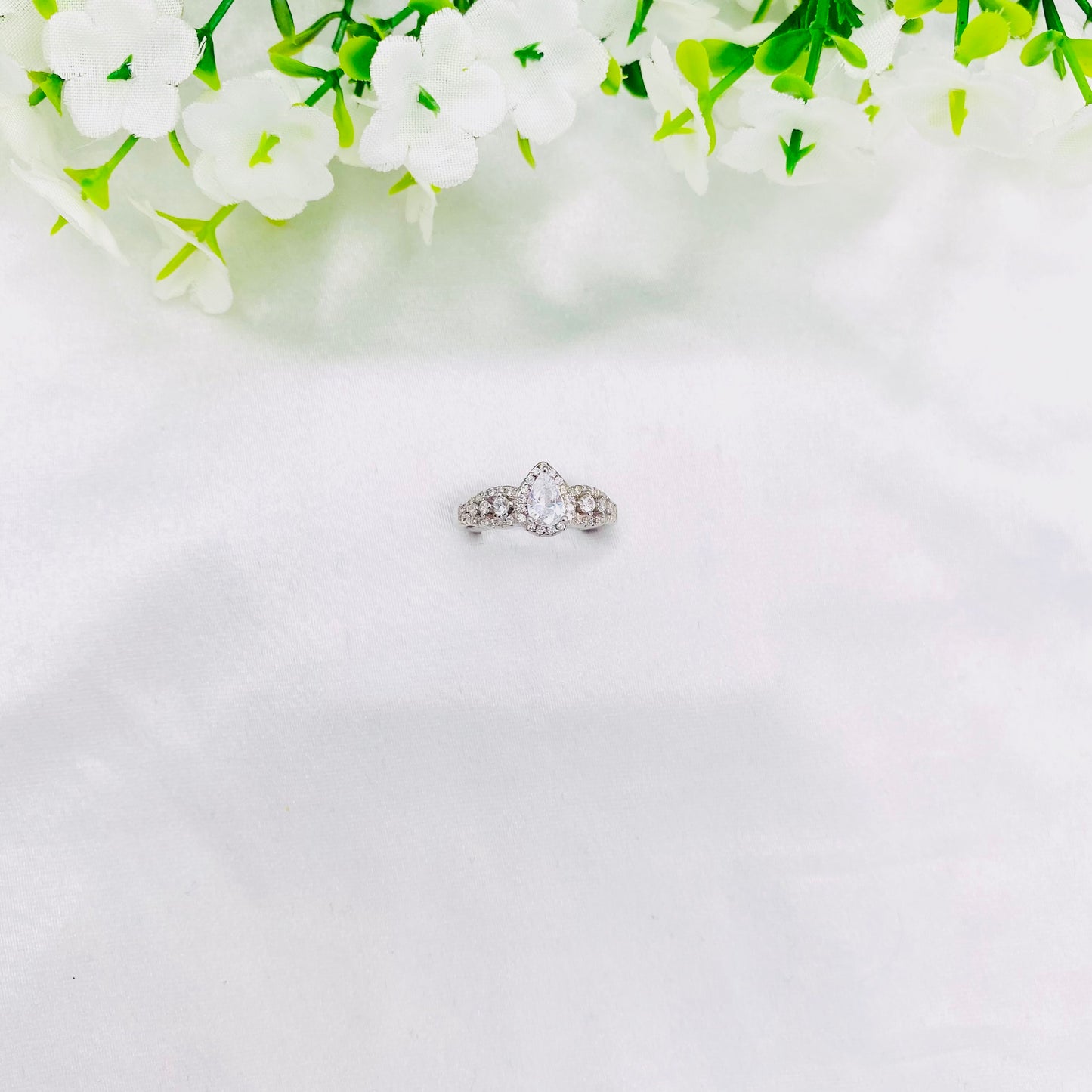 Women Pear shaped solitaire Silver Ring WRI91