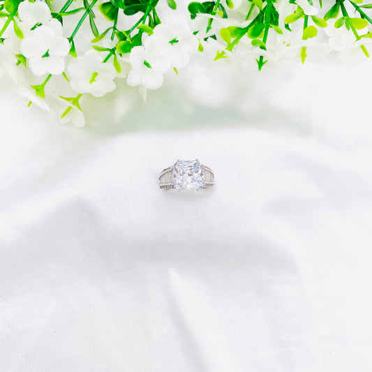 Women Chunky Solitaire Silver Ring WRI105