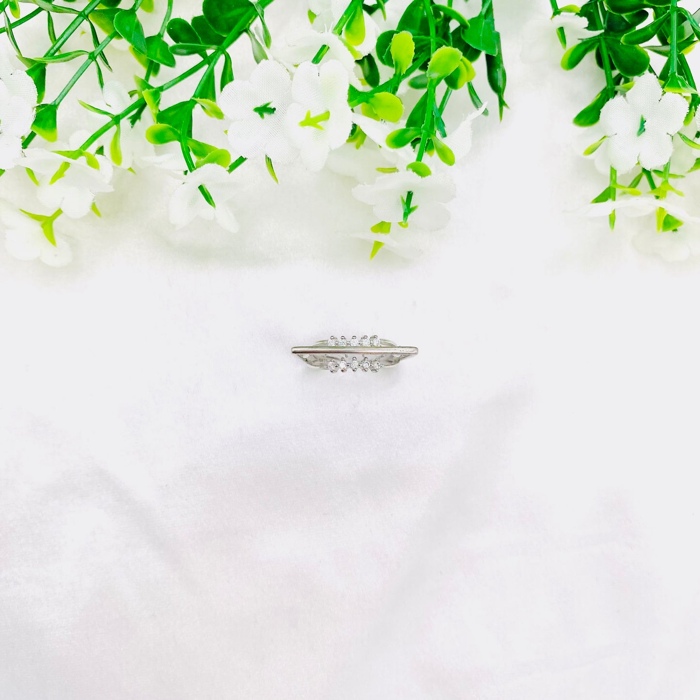 Women Dangler Silver Ring WRI110