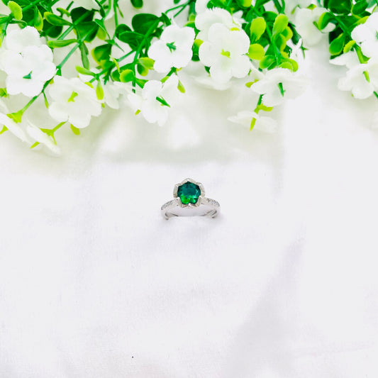 Women Round Emerald Silver Ring WRI155