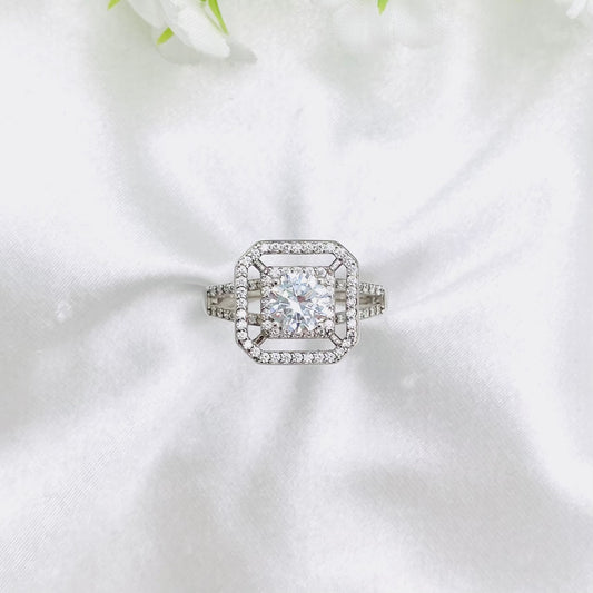 Women Silver Ring WRI166