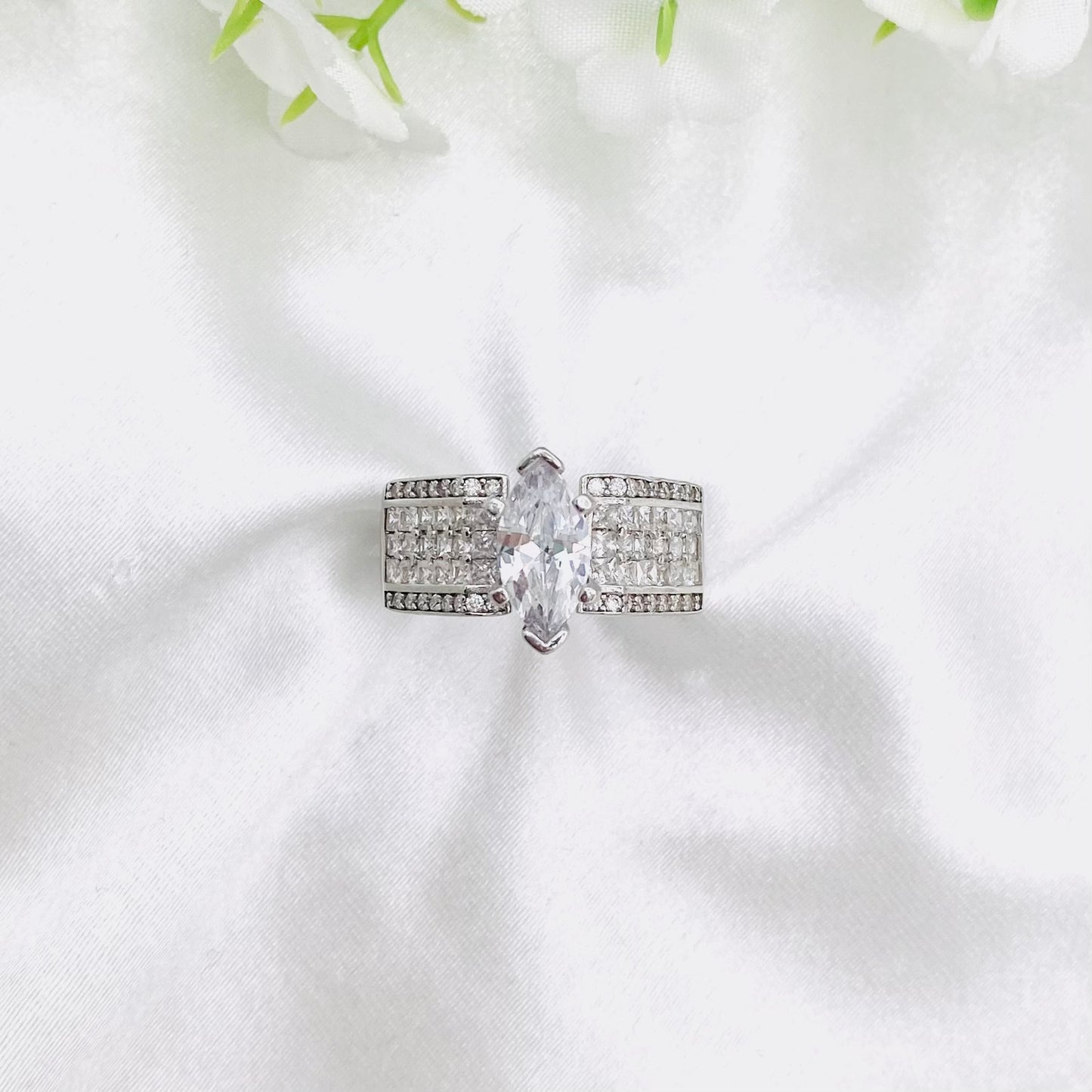 Women Marquise Solitaire Cocktail Silver Ring WRI167