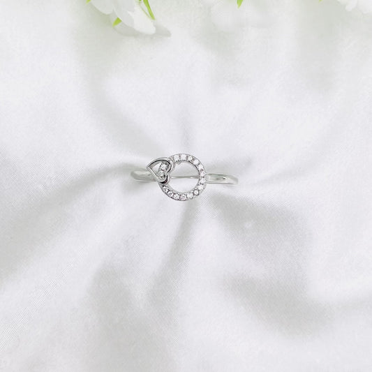 Women Sleek Silver Ring WRI169