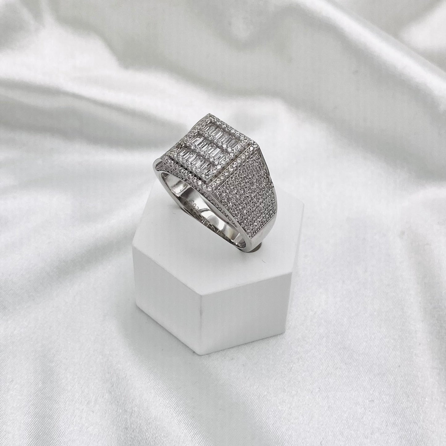 Men's Iced-out Chunky Silver Ring MRIT08