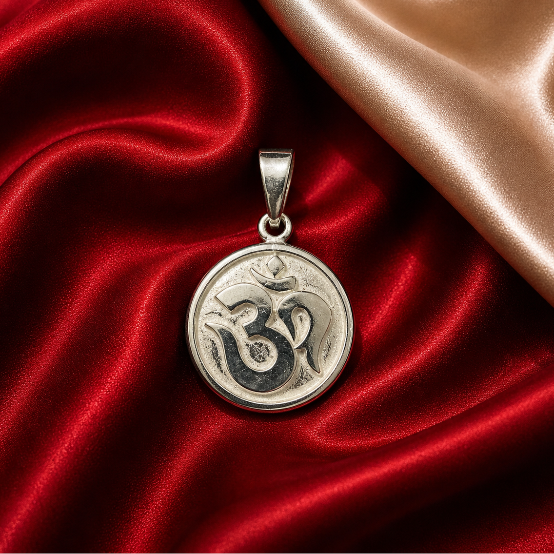 OM Pendent in 925 Sterling Silver SGP10