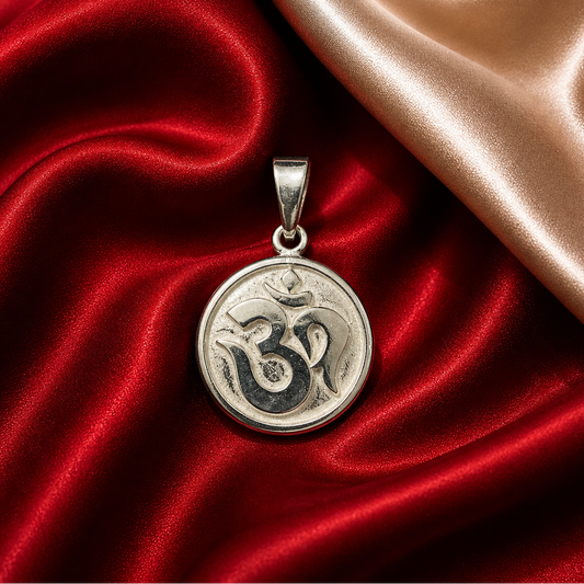 OM Pendent in 925 Sterling Silver SGP10
