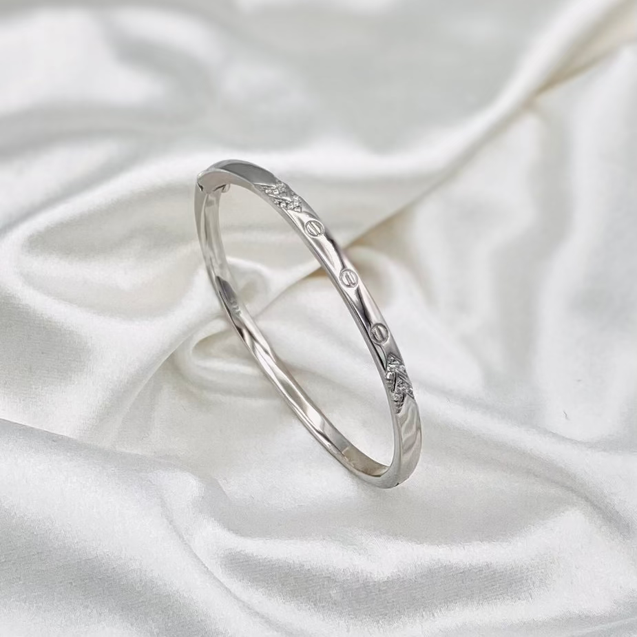 Cartier Arrow Women Silver Bracelet LKB01