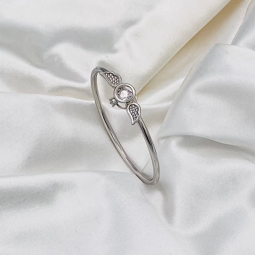 Wing Dancing Diamond Silver Womens Bracelet LKB14