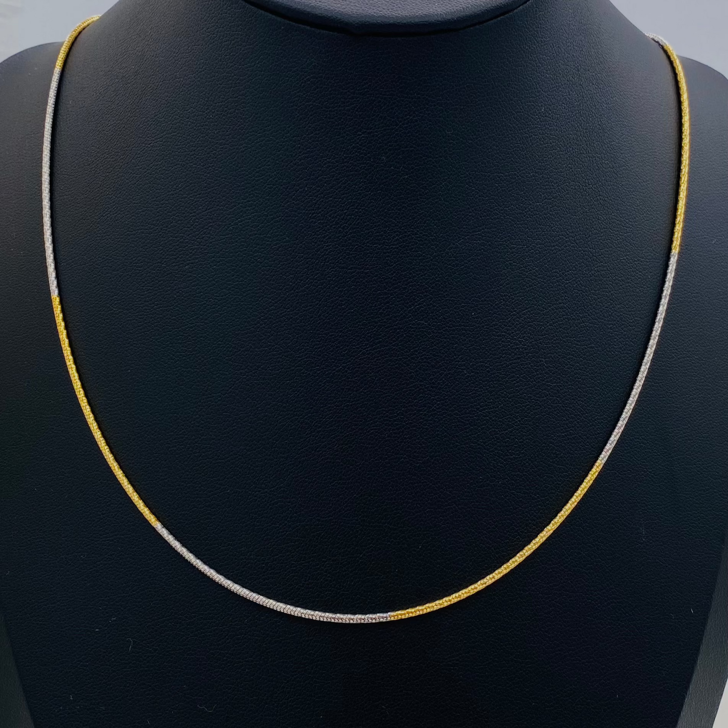 Womens Round Snake Silver Chain (Gold Polish) WCG03