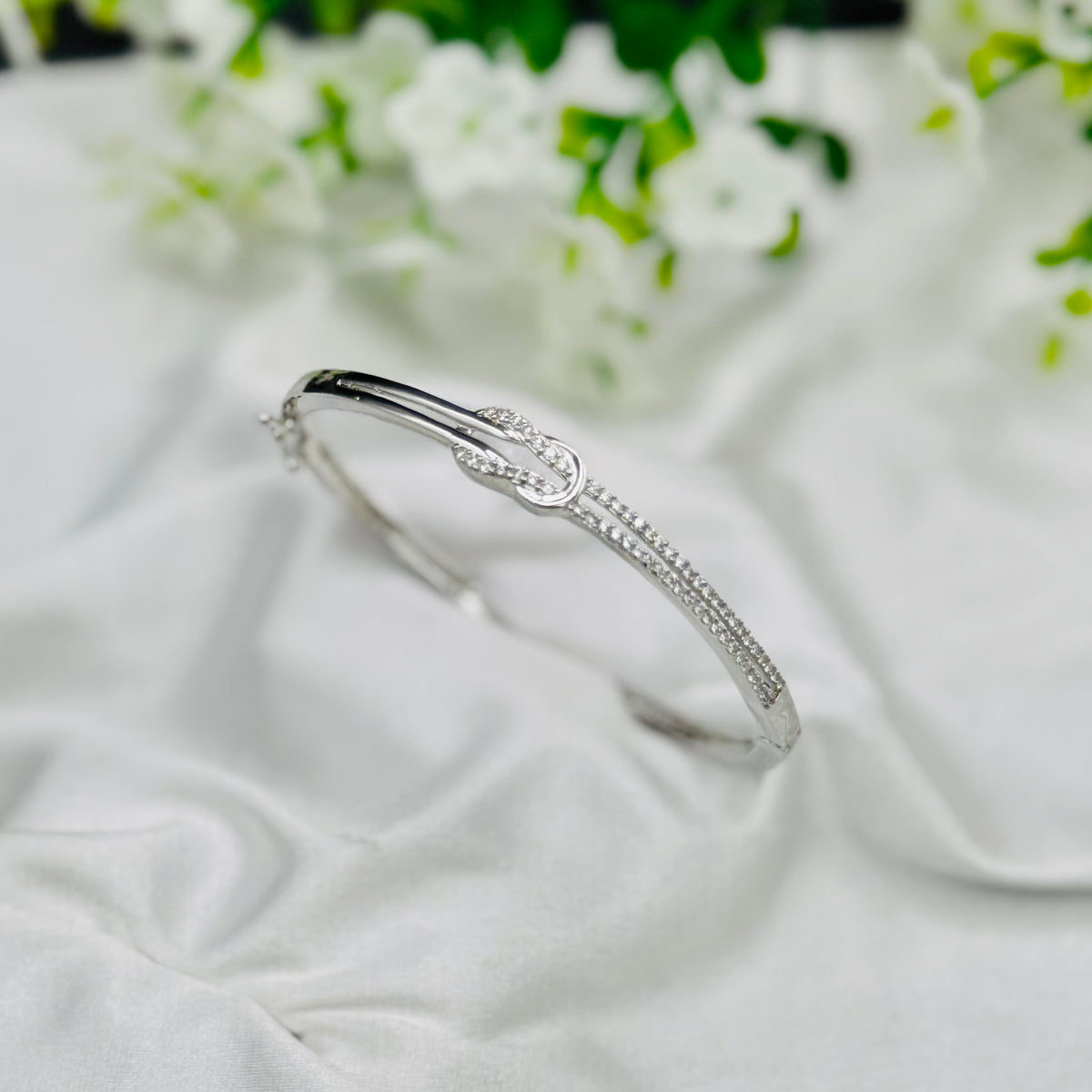 Women Bracelet In Silver with Stones & Lock LKB30