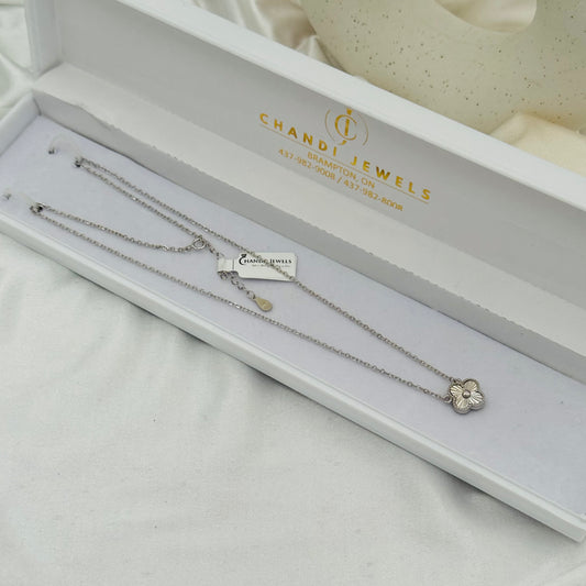 Van Cleef Silver Clover Women Necklace WNV15
