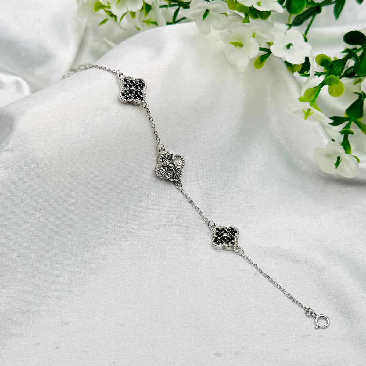 Vancleef Silver 3Clover Silver Bracelet WBV20