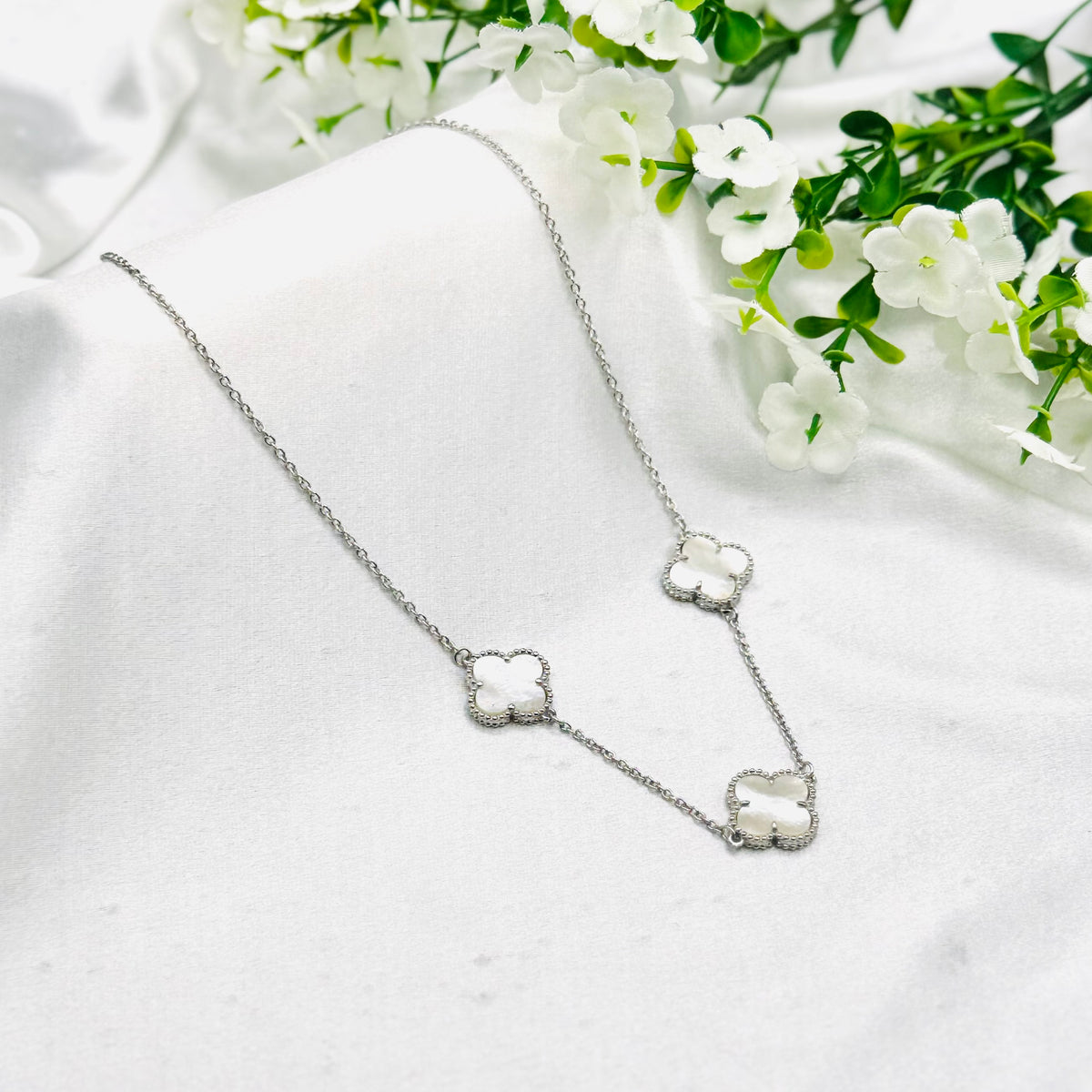 Vancleef 3 Clover White Necklace WNV08