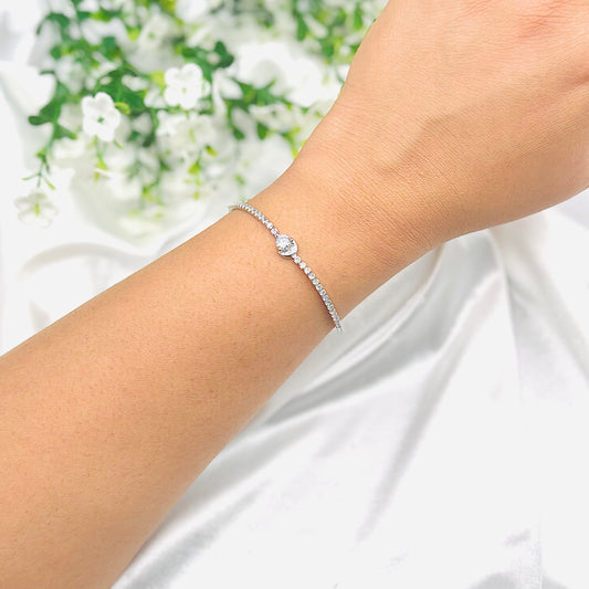 Women Tennis Bracelet With Single Solitaire In 925 Sterling Silver WBT44