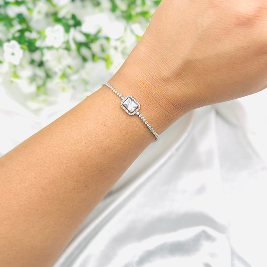 Women Tennis Bracelet With Single Solitaire In 925 Sterling Silver WBT48