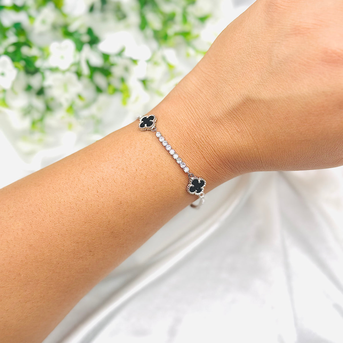 Vancleef 3 Black Clover Tennis-Armband in Silber WBV26