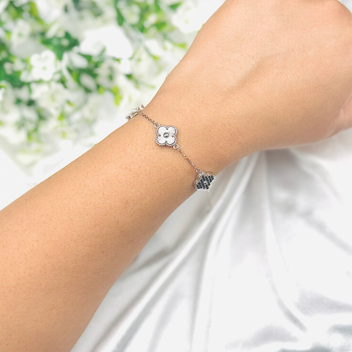 Vancleef Silver 3Clover Silver Bracelet WBV20