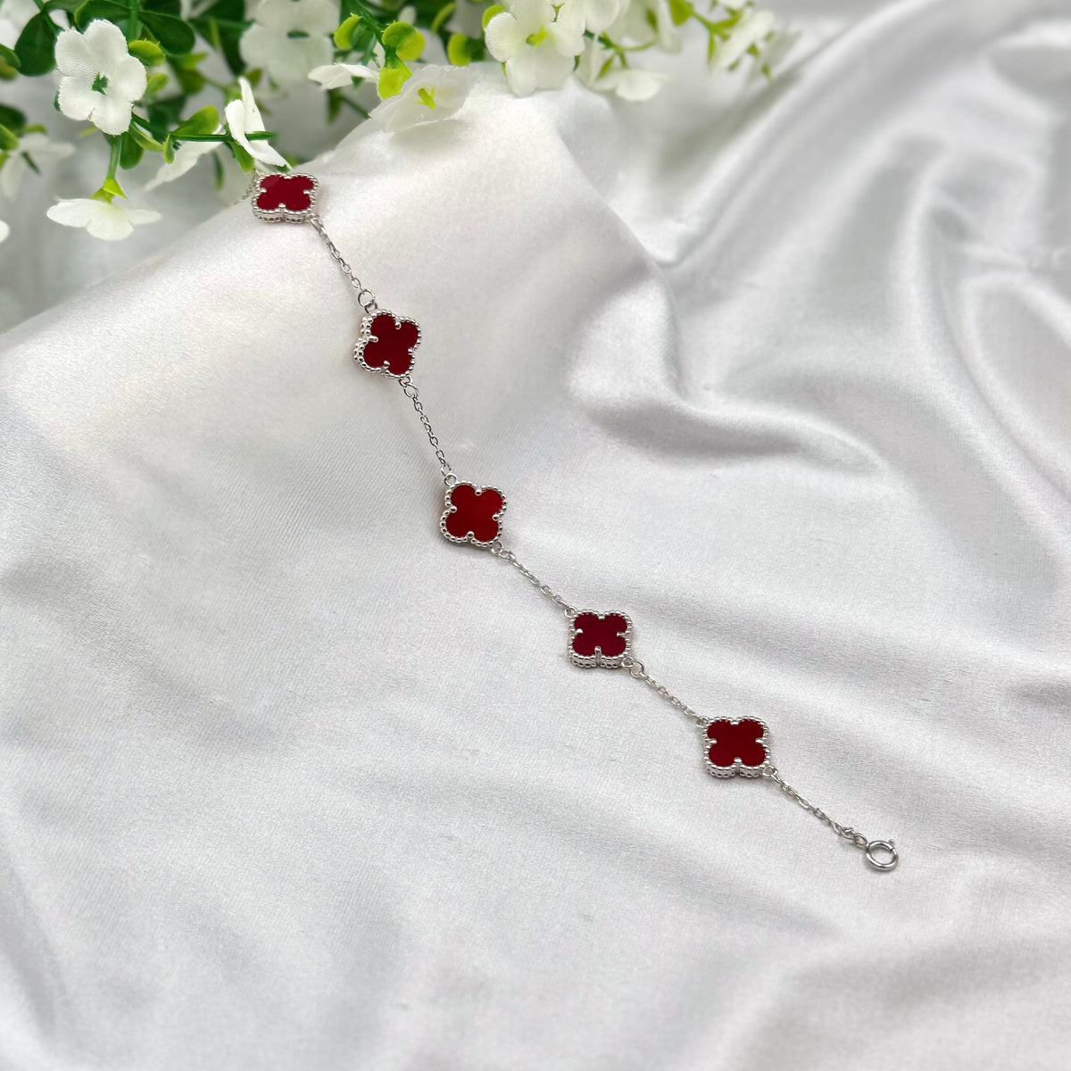 Vancleef Maroon 5 clover Silver bracelet WBV29
