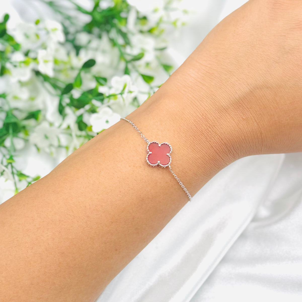 Vancleef Glass Red Clover Sterling Silver Bracelet WBV04