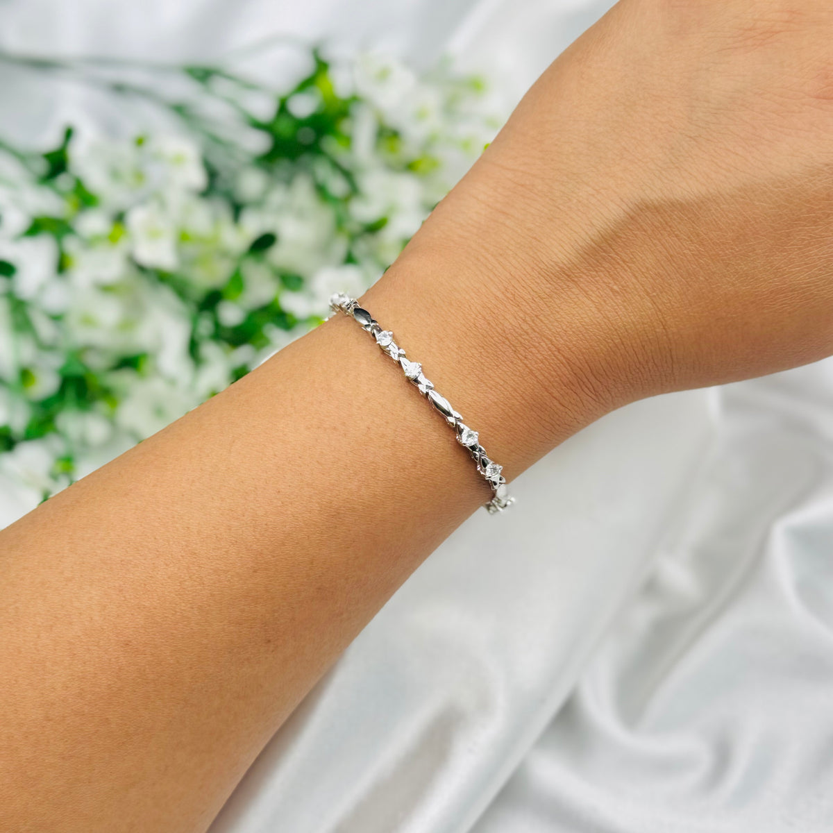 Damenarmband aus 925er Sterlingsilber mit Diamantbesatz WBI38