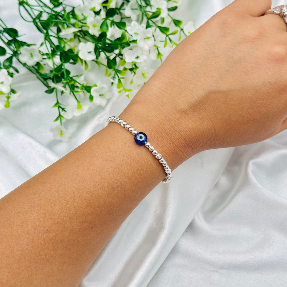 Damen-Armband mit Perlen und Nazar-Auge aus 925er Sterlingsilber WBI43